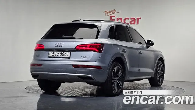 Audi Q5 2020 — фото 1