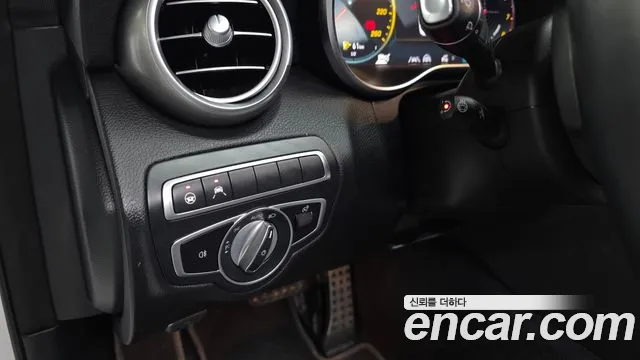 Mercedes-Benz C-Class 2021 — фото 17