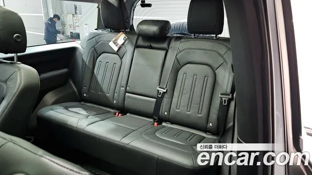 Land Rover Defender 2022 — фото 11