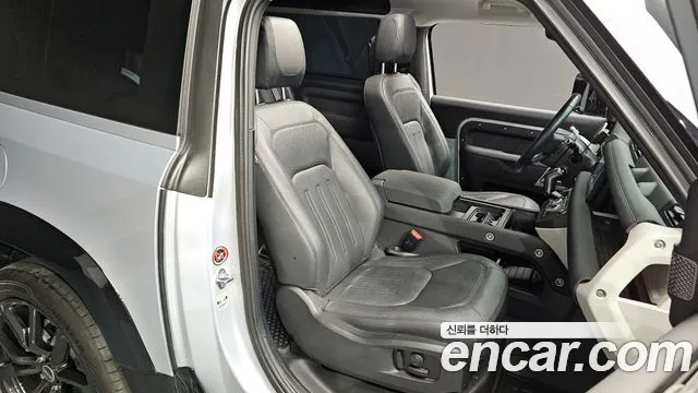 Land Rover Defender 2022 — фото 12