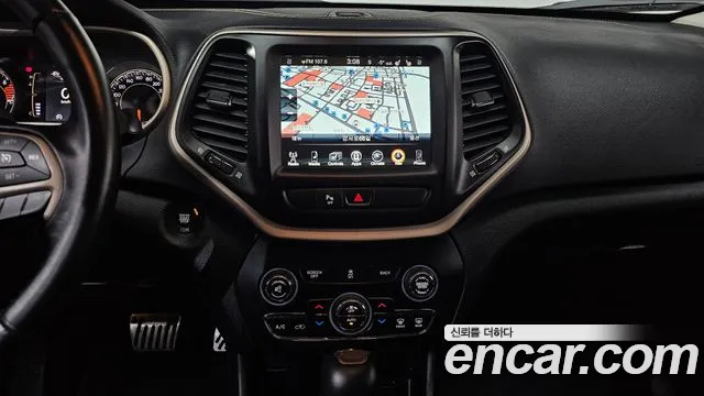 Jeep Cherokee 2017 — фото 13