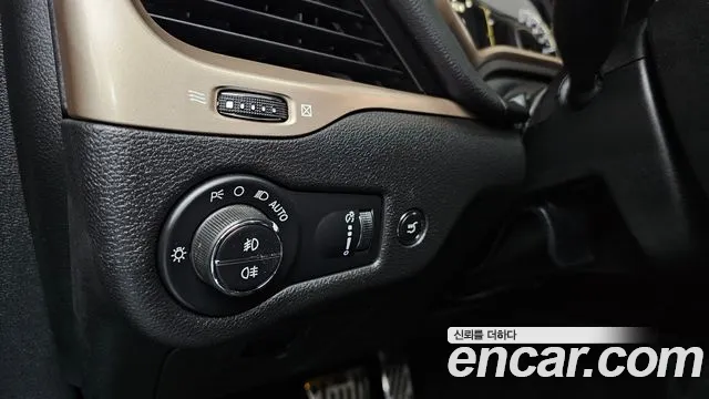 Jeep Cherokee 2017 — фото 17