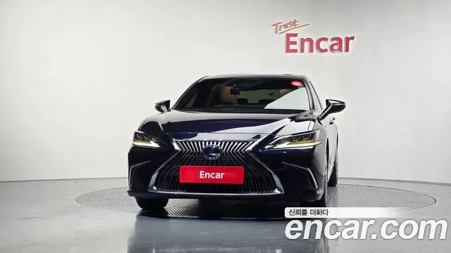 Lexus ES 2020 — фото 3