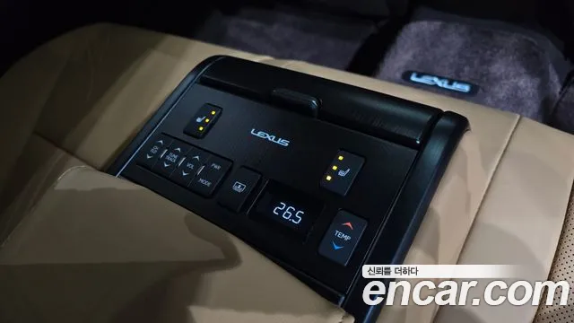 Lexus ES 2020 — фото 18