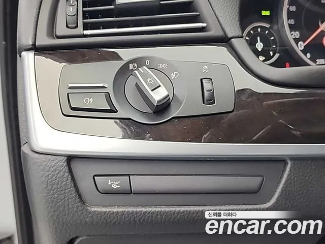 BMW 5-Series 2015 — фото 18