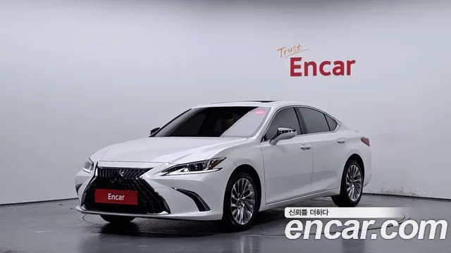 Lexus ES 2023 — фото 1