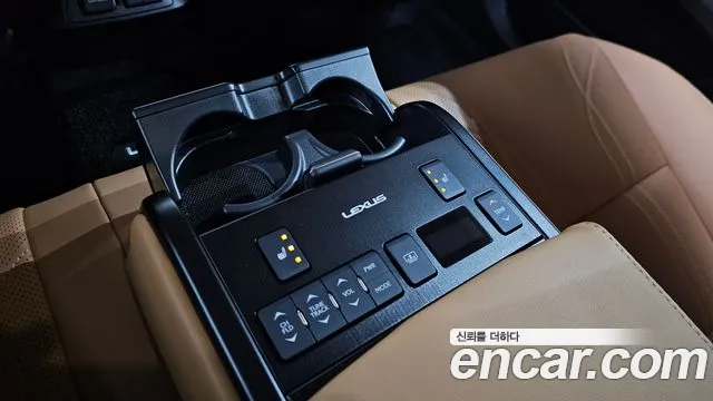 Lexus ES 2023 — фото 19