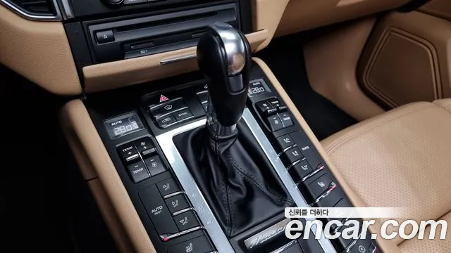 Porsche Macan 2017 — фото 9