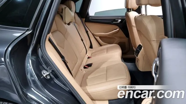 Porsche Macan 2017 — фото 12