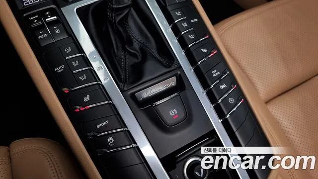 Porsche Macan 2017 — фото 17