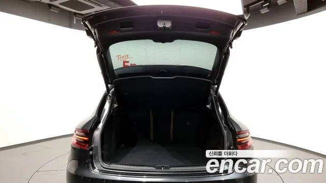 Porsche Macan 2017 — фото 20