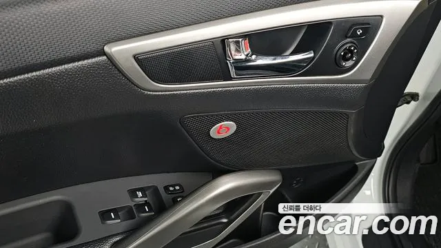 Hyundai Veloster 2014 — фото 18
