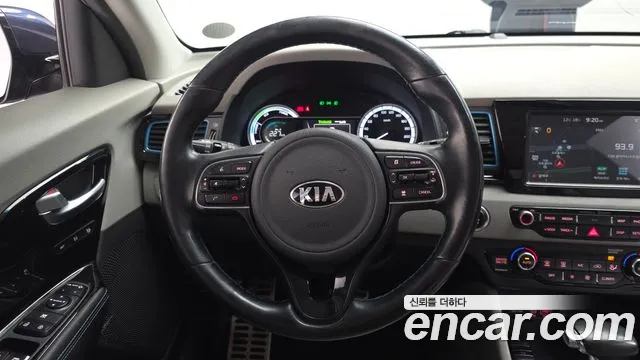 Kia Niro 2018 — фото 13