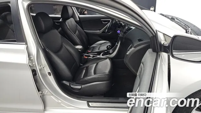 Hyundai AVANTE 2015 — фото 12