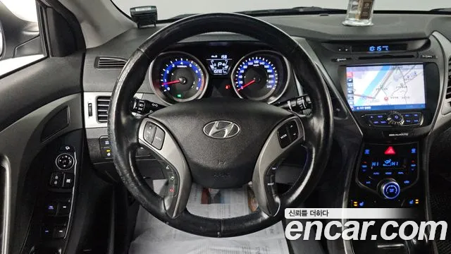 Hyundai AVANTE 2015 — фото 15