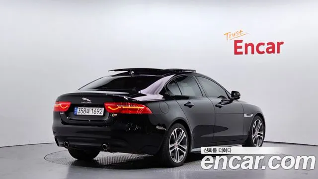 Jaguar XE 2016 — фото 2