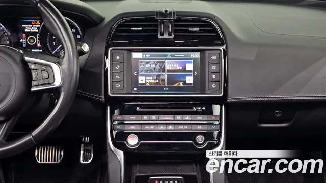 Jaguar XE 2016 — фото 14