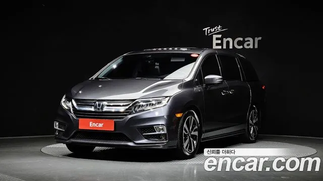 Honda Odyssey 2018 — фото 1