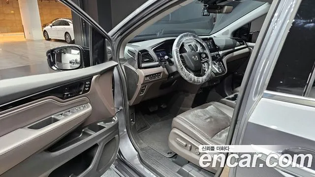 Honda Odyssey 2018 — фото 11