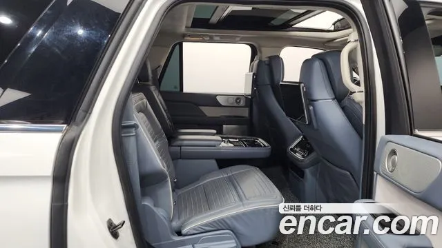 Lincoln Navigator 2020 — фото 12