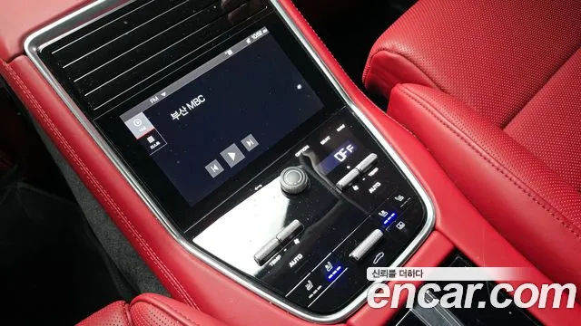 Porsche Panamera 2021 — фото 18