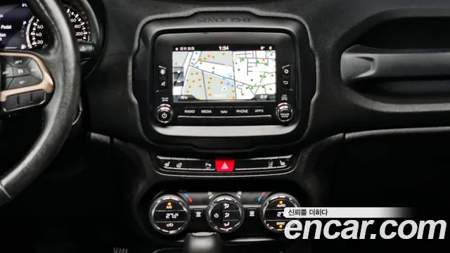 Jeep Renegade 2016 — фото 14
