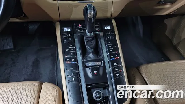 Porsche Macan 2017 — фото 9