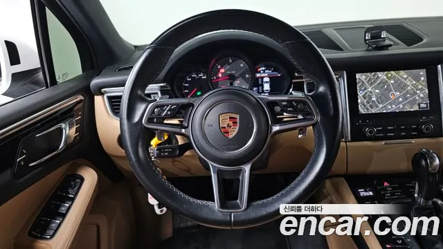 Porsche Macan 2017 — фото 13