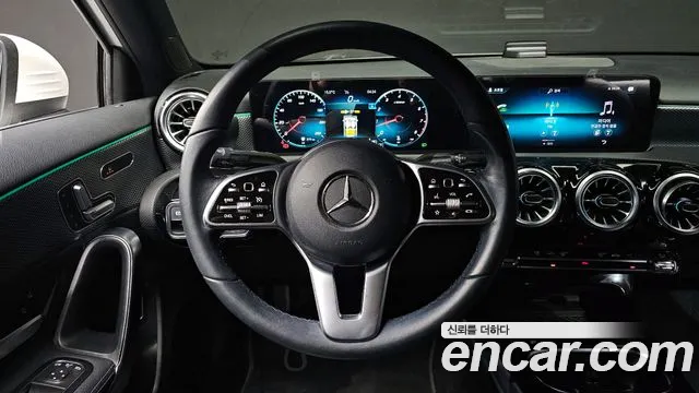 Mercedes-Benz A-Class 2021 — фото 13