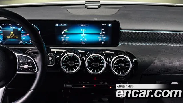Mercedes-Benz A-Class 2021 — фото 15