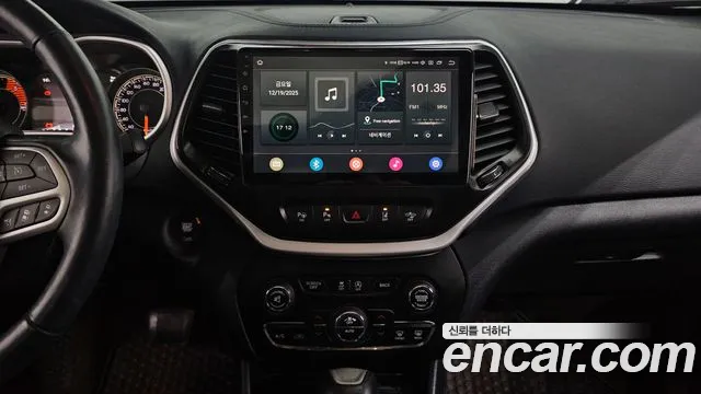 Jeep Cherokee 2017 — фото 14