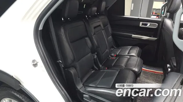 Ford Explorer 2022 — фото 10