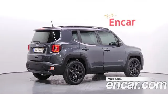 Jeep Renegade 2023 — фото 2
