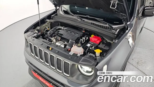 Jeep Renegade 2023 — фото 6