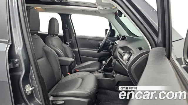 Jeep Renegade 2023 — фото 11