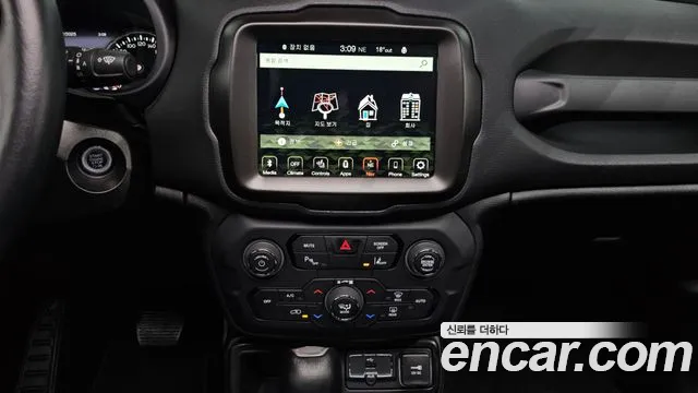 Jeep Renegade 2023 — фото 15