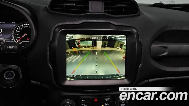 Jeep Renegade 2023 — фото 16