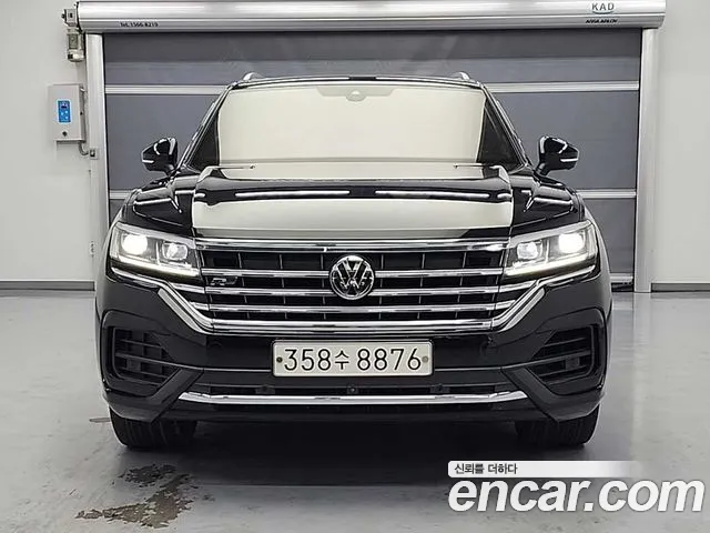 Volkswagen Touareg 2020 — фото 1
