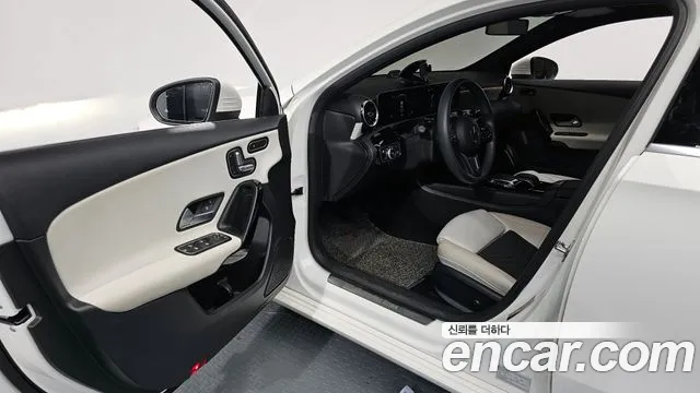 Mercedes-Benz A-Class 2020 — фото 10