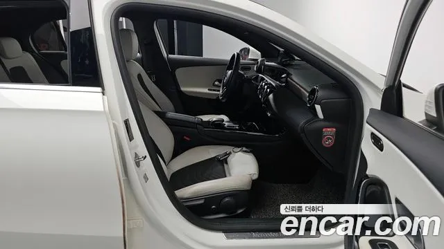 Mercedes-Benz A-Class 2020 — фото 11