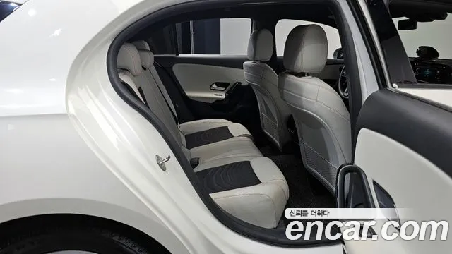 Mercedes-Benz A-Class 2020 — фото 12