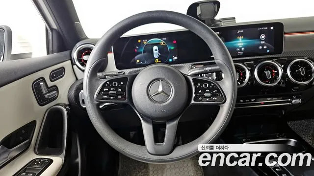 Mercedes-Benz A-Class 2020 — фото 13
