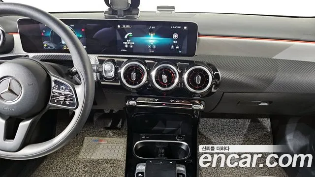 Mercedes-Benz A-Class 2020 — фото 15
