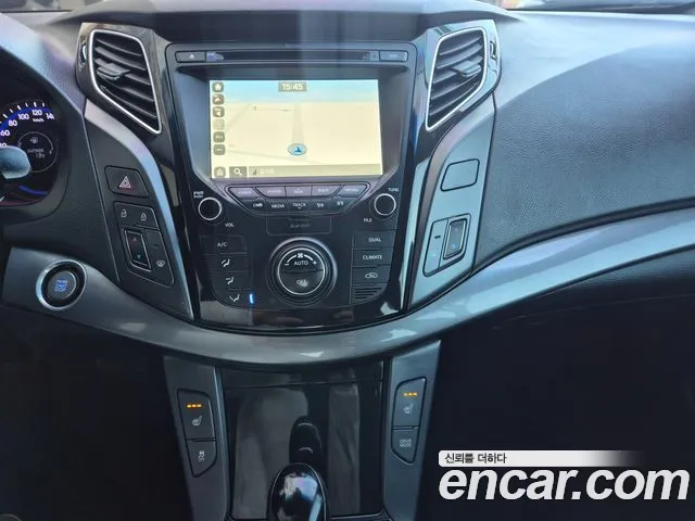 Hyundai i40 2016 — фото 12
