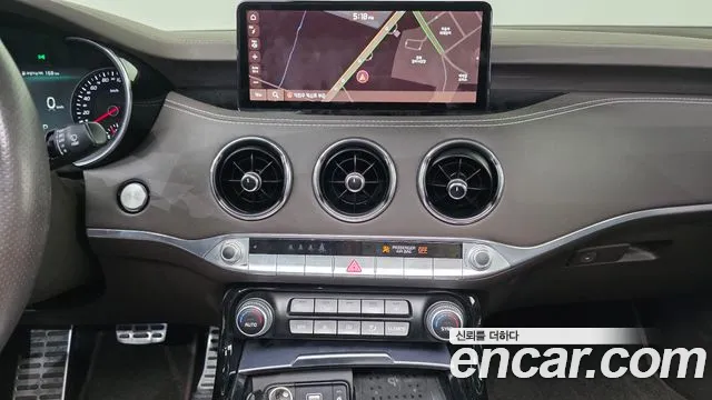 Kia Stinger 2021 — фото 15