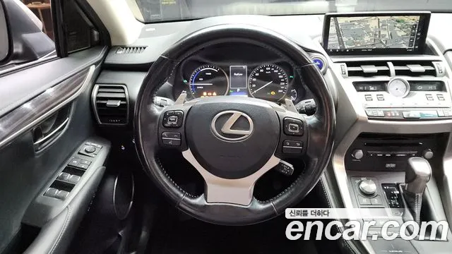 Lexus NX 2018 — фото 13