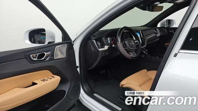 Volvo XC60 2020 — фото 10
