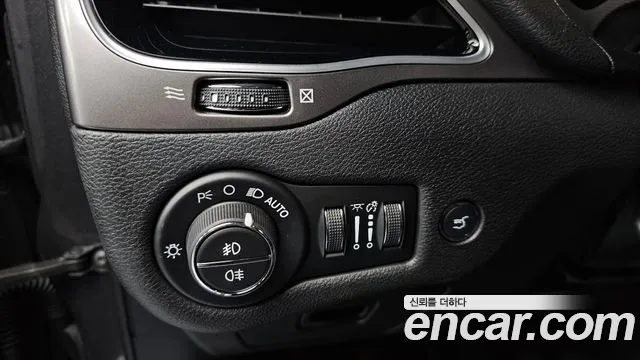 Jeep Cherokee 2020 — фото 18