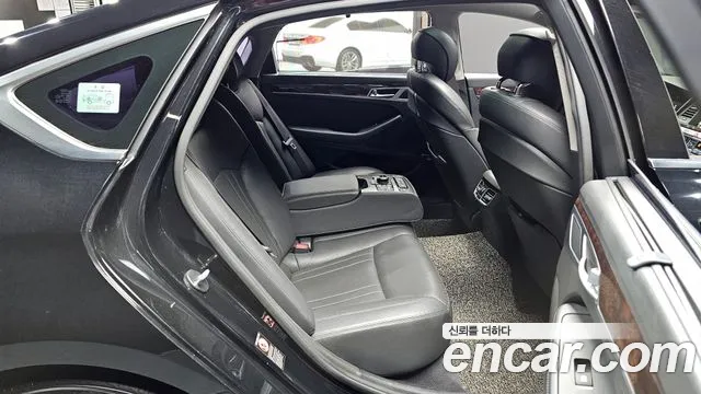 Hyundai Genesis 2016 — фото 11