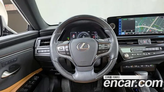 Lexus ES 2023 — фото 13